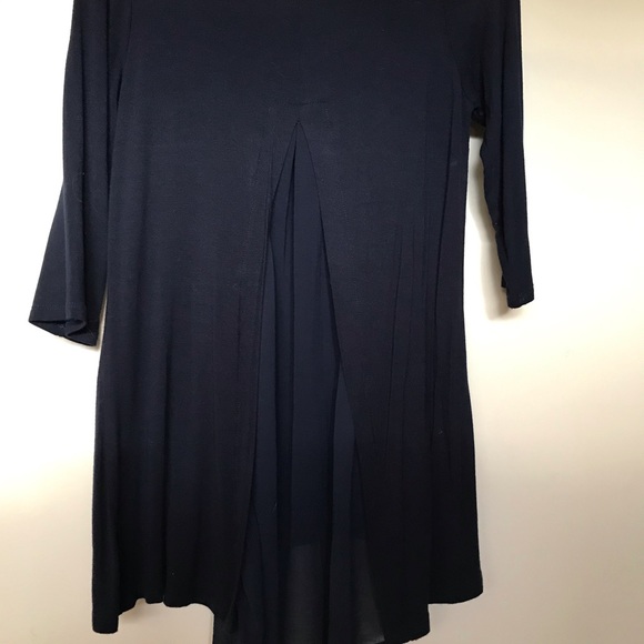 Elegant flowy blouse - Picture 2 of 2